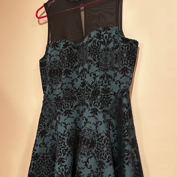 Teal Semi Formal Dress with Black Velvet Pattern Size 9 - Picture 5 of 9